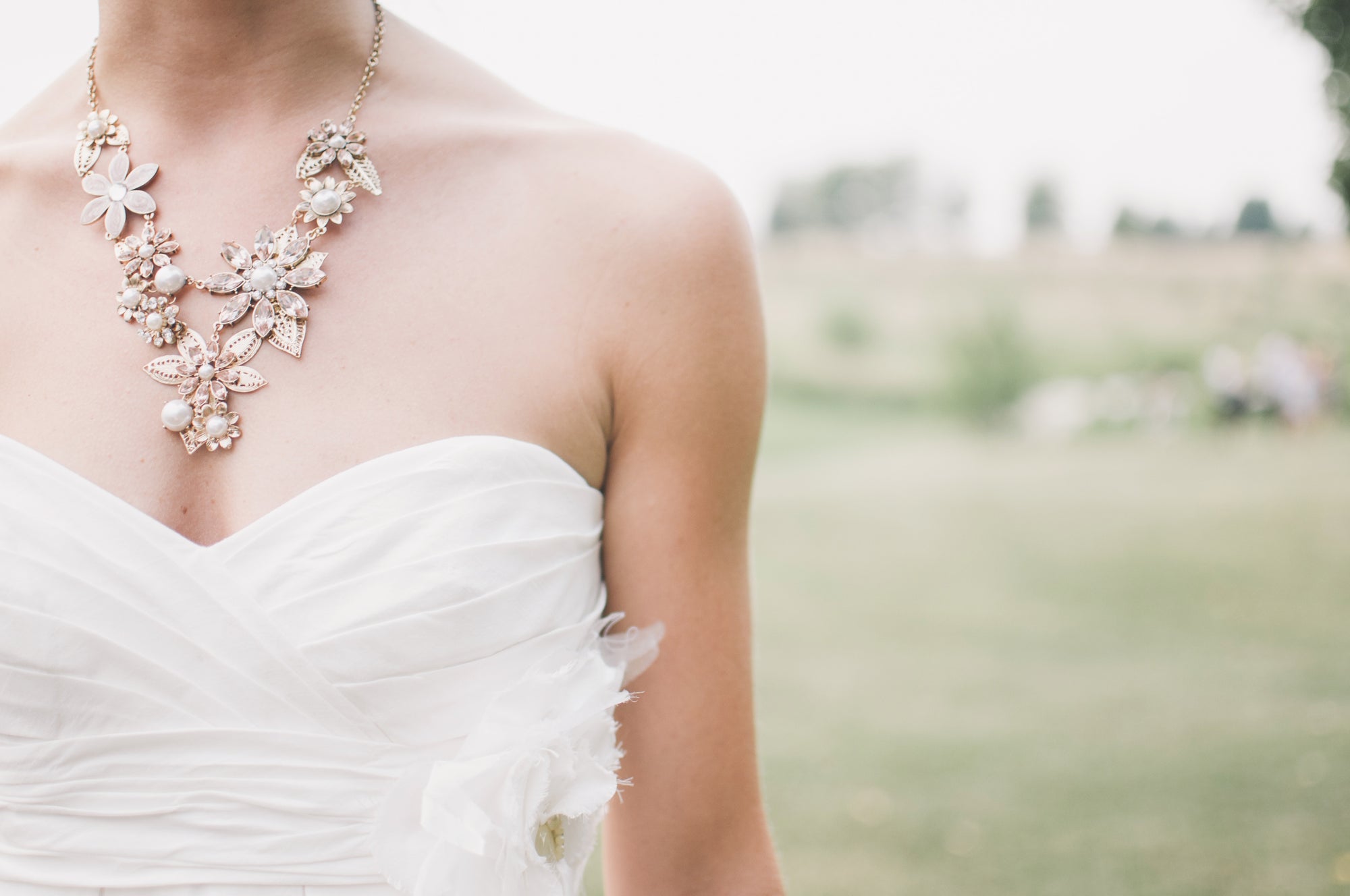 wedding day packing list for brides, what to pack on your wedding day, wedding day essentials